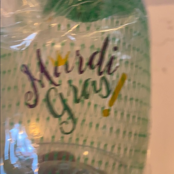 Plastic Mardi Gras Wine Glasses - Picture 2 of 5